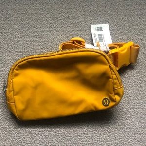LULULEMON Everywhere Belt Bag- NWT! Fun yellow/gold